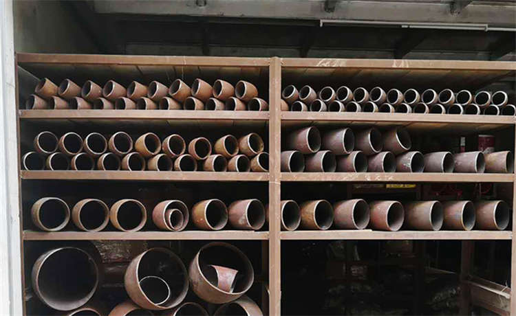 鋼材場排水螺旋鋼管，2150mm打樁鋼護(hù)筒，529-10螺旋焊管，800螺旋焊管