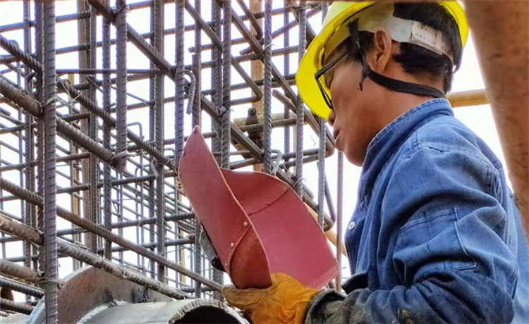 1320螺旋管廠家，給水防腐螺旋管，內(nèi)徑1600mm螺旋管，螺旋焊管2400